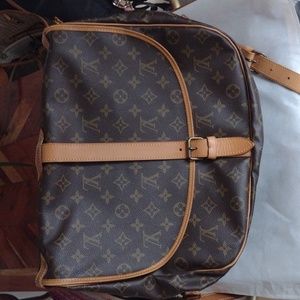 FLASH SALE Louis Vuitton Saumur 35